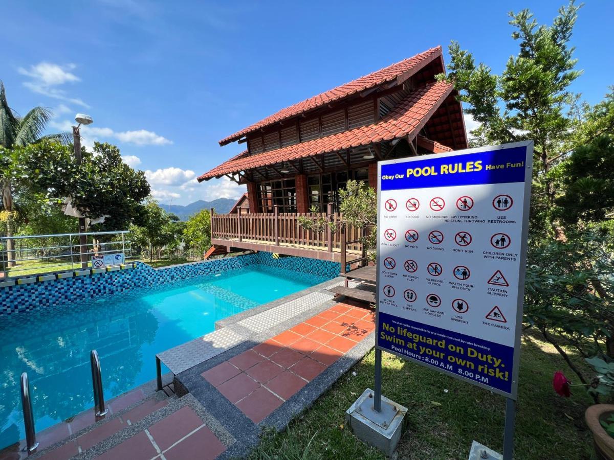 Red House The Garden Stay In Bukit Tinggi By Play Bentong Exterior photo