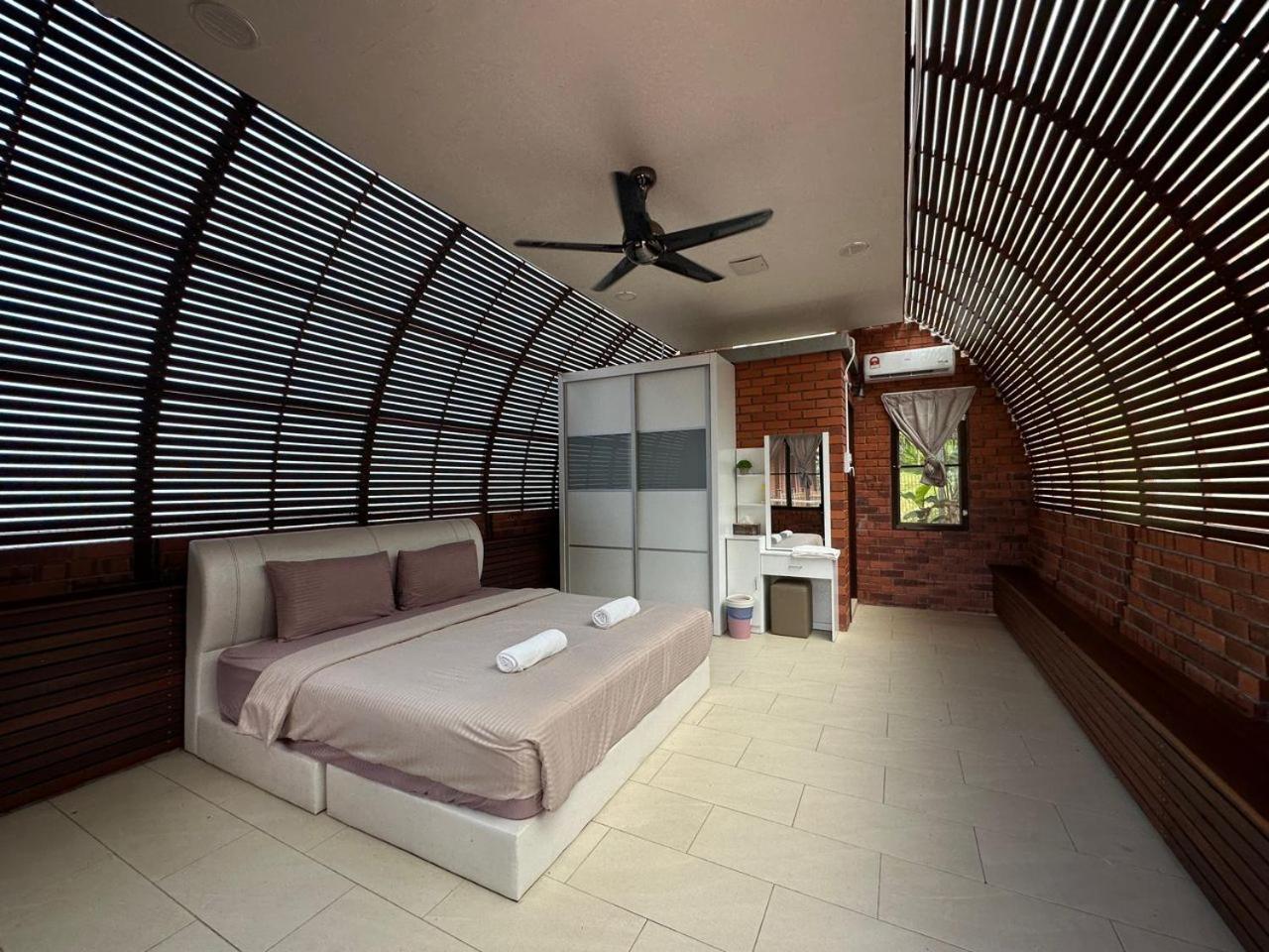 Red House The Garden Stay In Bukit Tinggi By Play Bentong Exterior photo