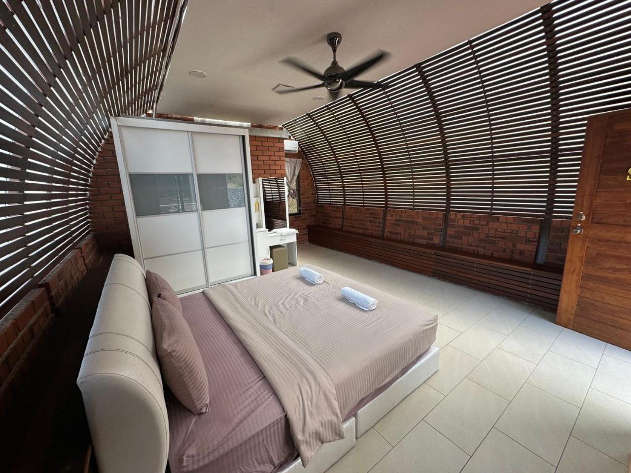 Red House The Garden Stay In Bukit Tinggi By Play Bentong Exterior photo