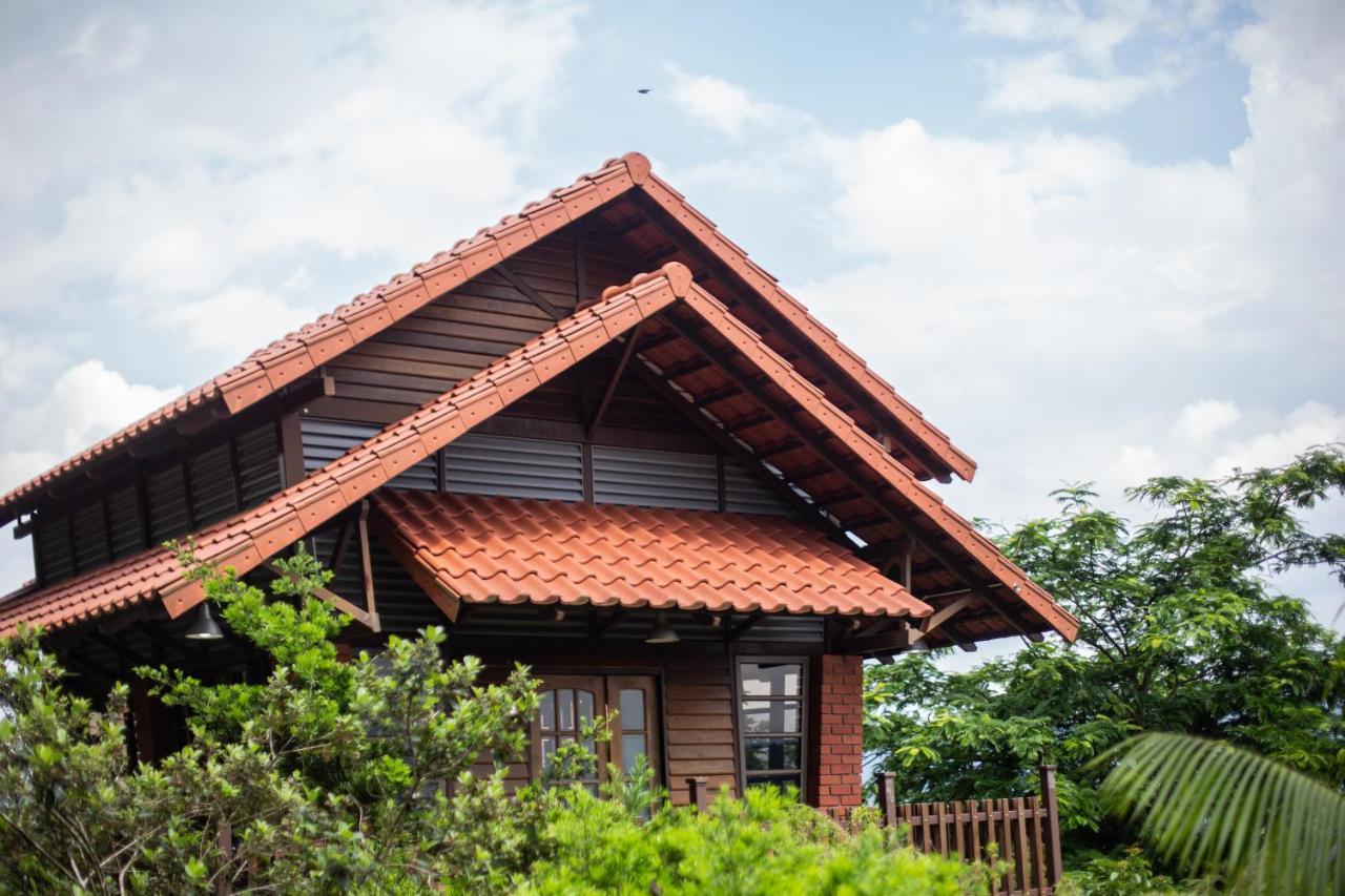 Red House The Garden Stay In Bukit Tinggi By Play Bentong Exterior photo