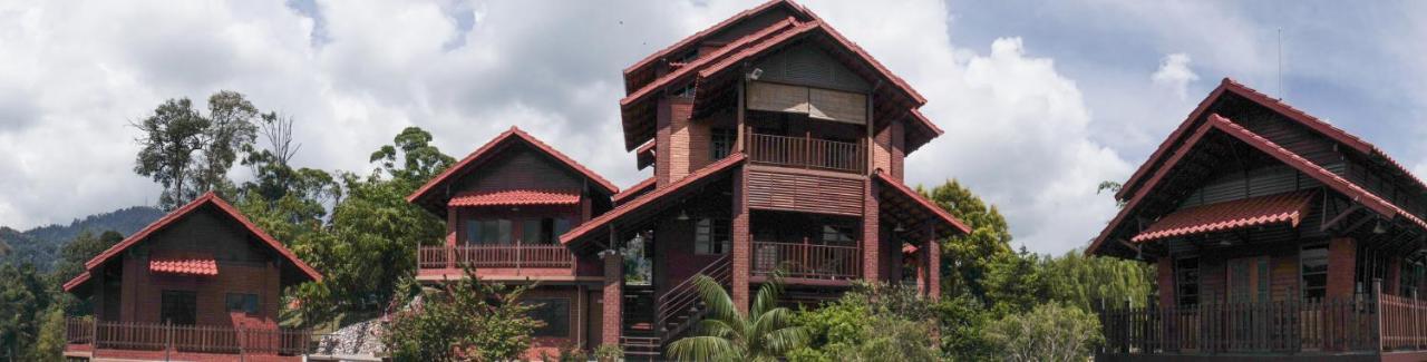Red House The Garden Stay In Bukit Tinggi By Play Bentong Exterior photo