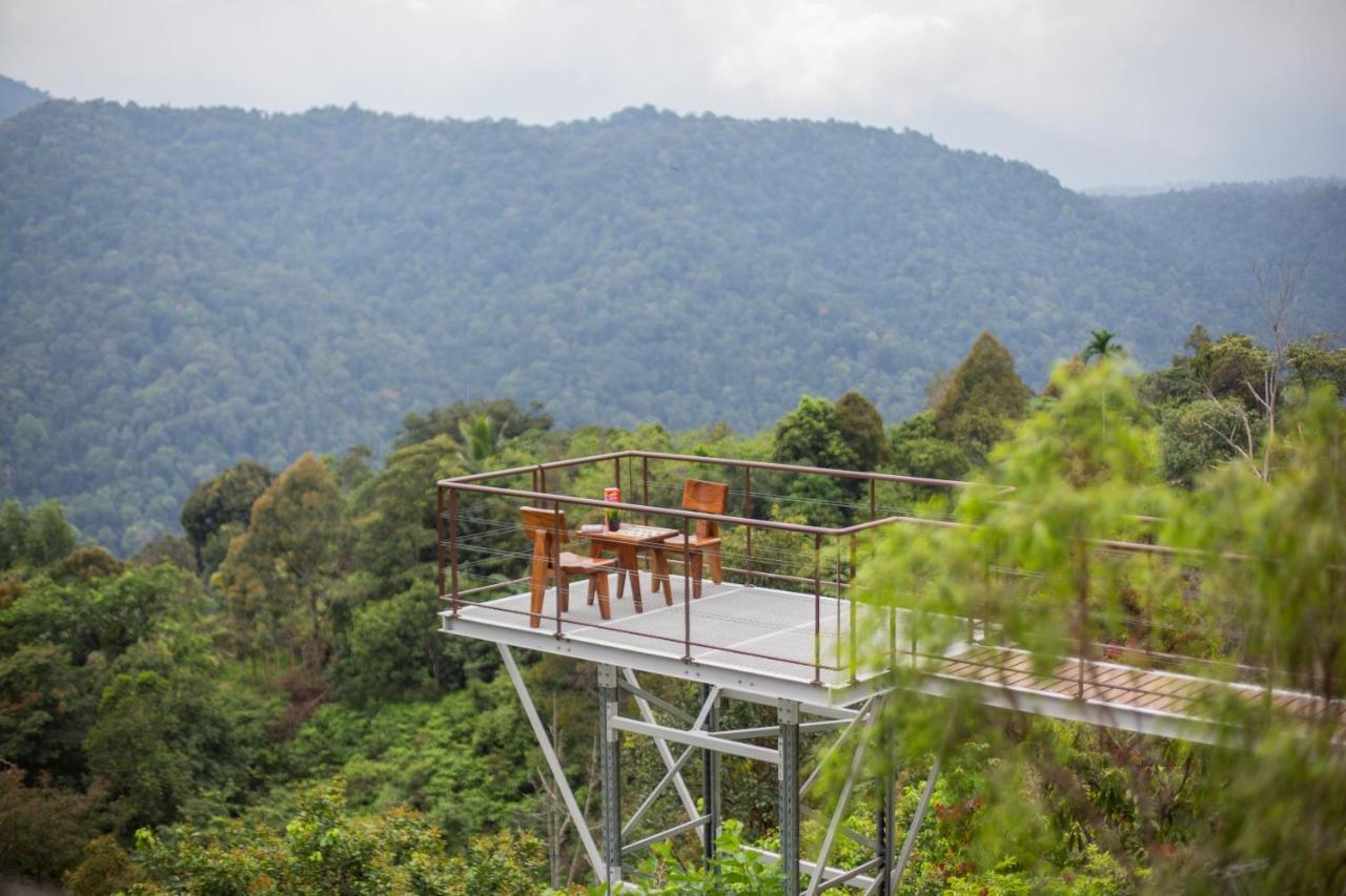 Red House The Garden Stay In Bukit Tinggi By Play Bentong Exterior photo